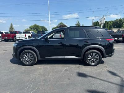 2025 Nissan Pathfinder — side profile view