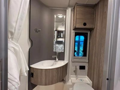 2027 Winnebago EKKO — photo 16 view