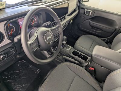 2026 Jeep Wrangler - Photo 13