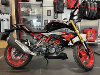 2025 BMW G 310 R Style Passion — front three-quarter view