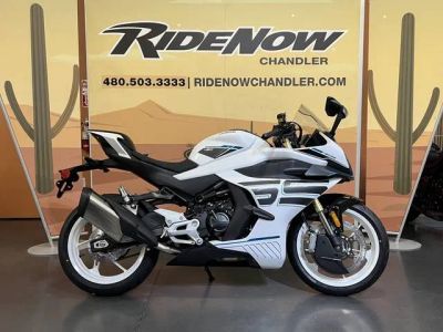 2026 CFMOTO 450SS — front three-quarter view