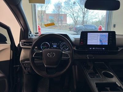 2023 Toyota Sienna Platinum - Photo 17