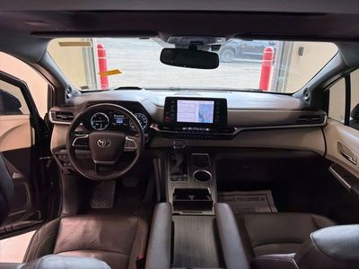 2023 Toyota Sienna Platinum - Photo 18