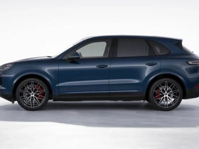 2026 Porsche Cayenne - Photo 2