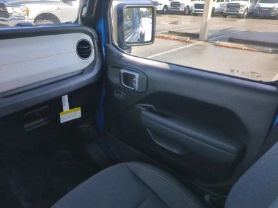 2026 Jeep Wrangler — photo 17 view