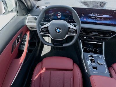 2026 BMW 3 Series — photo 15 view