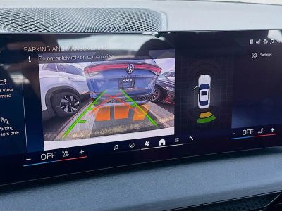 2026 BMW 3 Series — photo 11 view