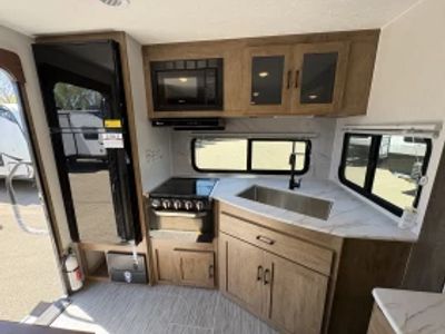 2024 Coachmen Freedom Express Ultra Lite - Photo 16