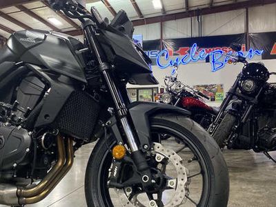 2025 Honda CB750 Hornet - Photo 10