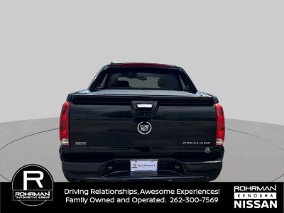2011 Cadillac Escalade EXT — detail view