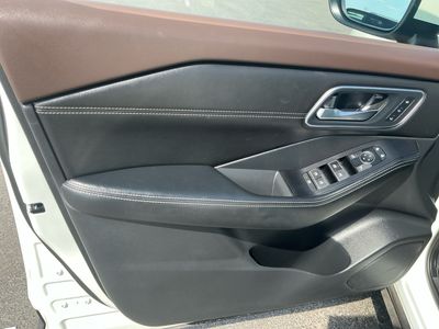 2023 Nissan Rogue — photo 15 view