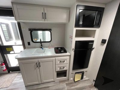 2026 Jayco Jay Flight SLX - Photo 9