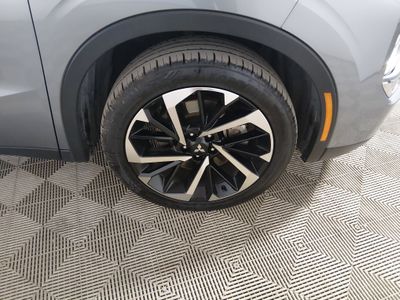2024 Mitsubishi Outlander - Photo 10
