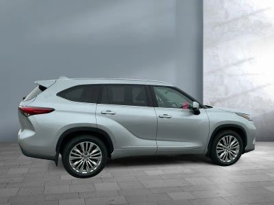 2022 Toyota Highlander — photo 7 view