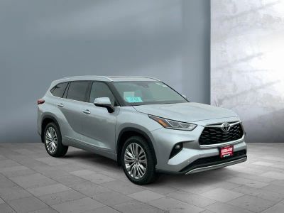 2022 Toyota Highlander — photo 8 view