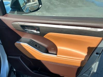 2022 Toyota Highlander — photo 21 view