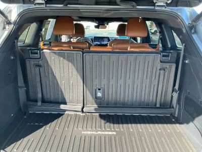 2022 Toyota Highlander — photo 18 view