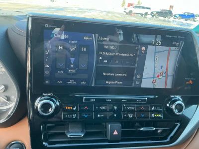 2022 Toyota Highlander — photo 11 view