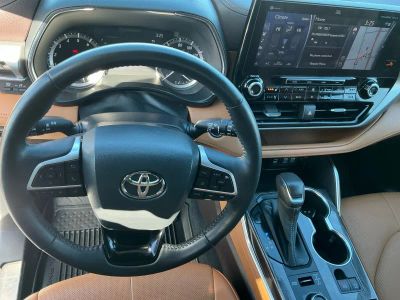 2022 Toyota Highlander — photo 14 view