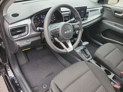 2023 Kia Rio - Photo 3