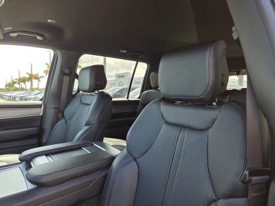 2026 Jeep Grand Wagoneer — photo 12 view