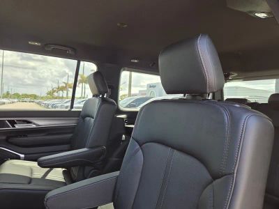 2026 Jeep Grand Wagoneer — photo 8 view