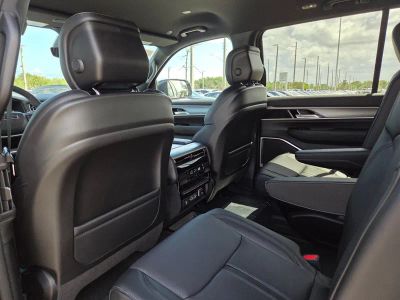 2026 Jeep Grand Wagoneer — photo 10 view