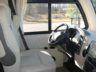 2025 Thor Motor Coach Axis - Photo 8