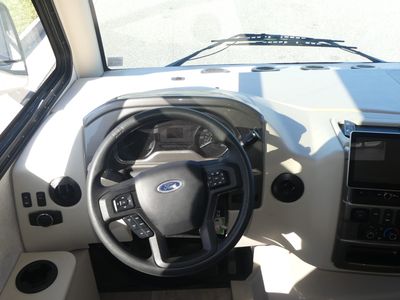 2025 Thor Motor Coach Axis - Photo 9