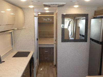 2025 Thor Motor Coach Axis - Photo 5