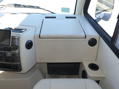 2025 Thor Motor Coach Axis - Photo 11