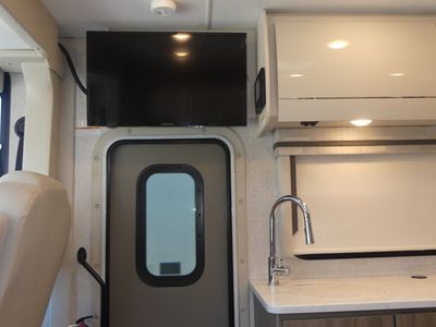 2025 Thor Motor Coach Axis - Photo 14