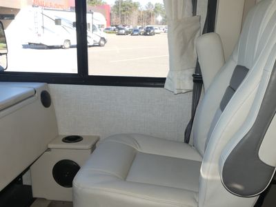 2025 Thor Motor Coach Axis - Photo 12