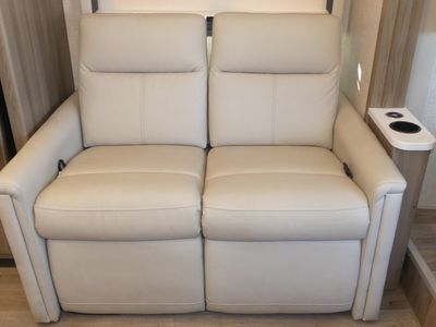 2025 Thor Motor Coach Axis - Photo 15