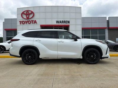 2026 Toyota Highlander — rear three-quarter view