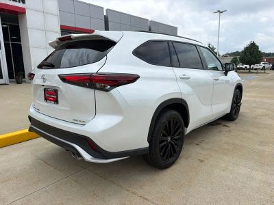 2026 Toyota Highlander — interior view