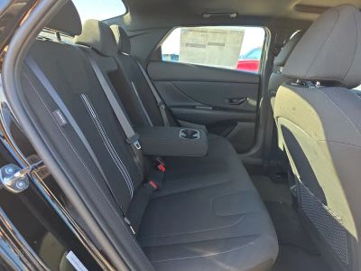 2026 Hyundai Elantra — photo 14 view