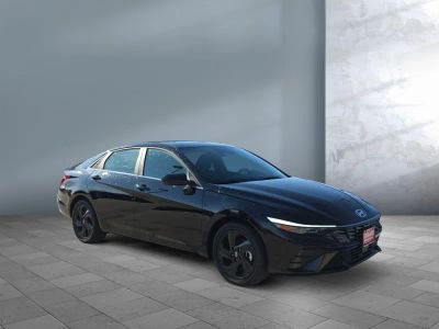 2026 Hyundai Elantra — photo 8 view