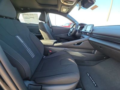 2026 Hyundai Elantra — photo 15 view