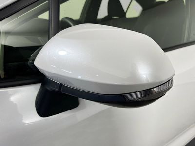 2025 Toyota Corolla Hybrid - Photo 10