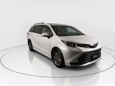 2024 Toyota Sienna - Photo 1