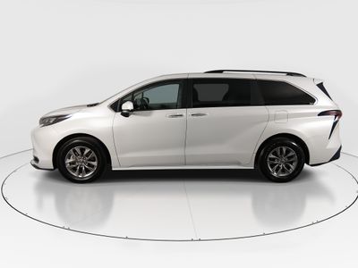 2024 Toyota Sienna - Photo 4