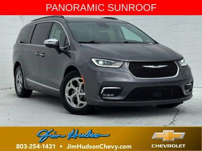 2023 Chrysler Pacifica Limited in Crystal Metallic — front three-quarter view