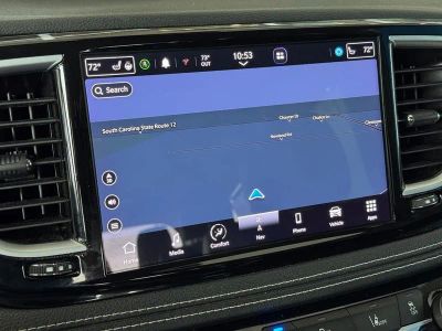 2023 Chrysler Pacifica — detail view