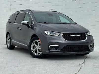 2023 Chrysler Pacifica — side profile view