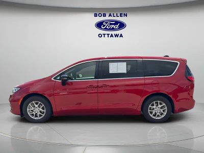 2025 Chrysler Pacifica — rear three-quarter view