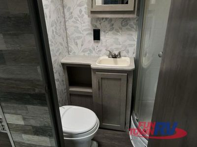 2022 Coachmen RV Catalina - Photo 33