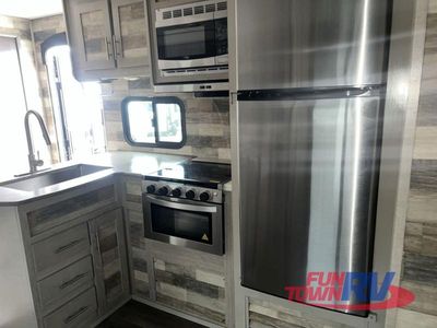 2022 Coachmen RV Catalina - Photo 19