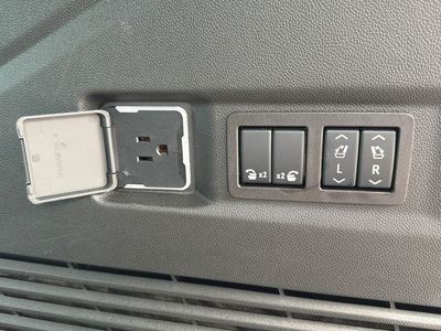 2025 GMC Yukon - Photo 33