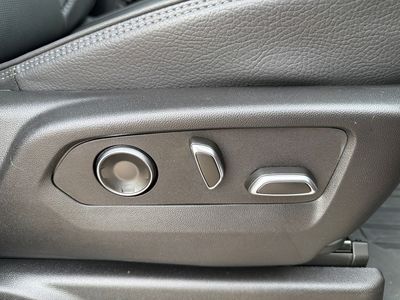2025 GMC Yukon - Photo 43